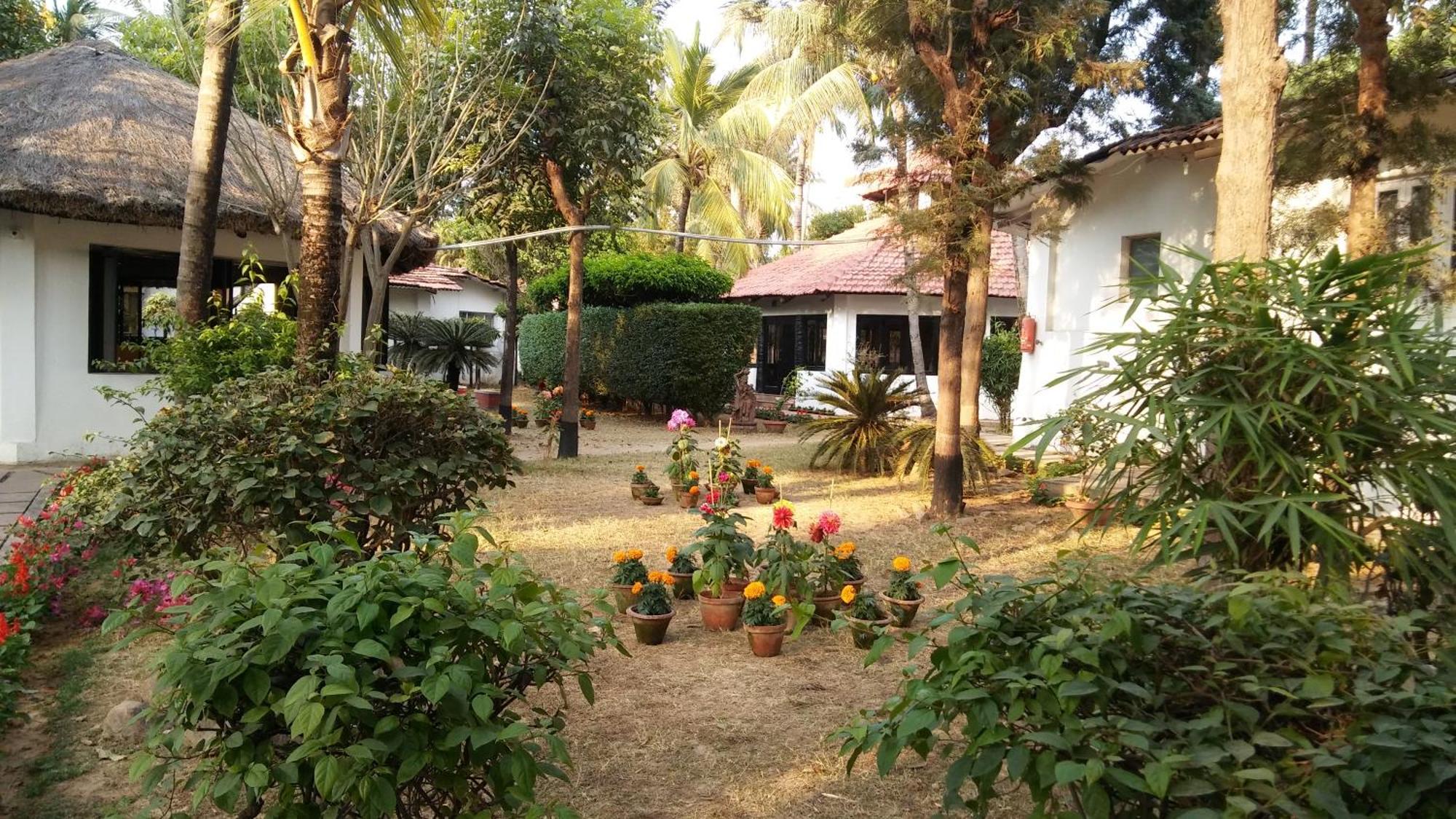 Chhuti Holiday Resort Bolpur Exterior foto