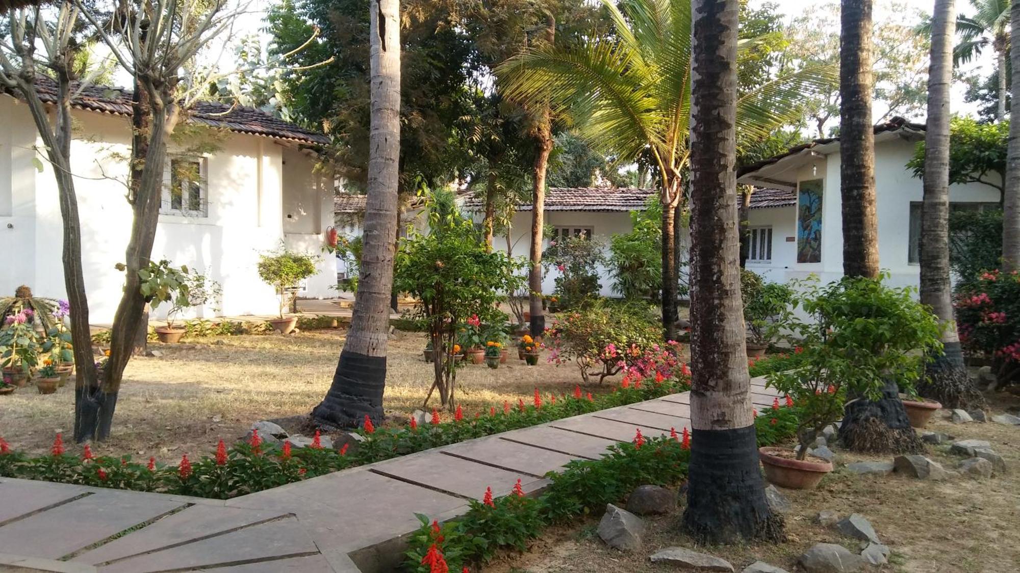 Chhuti Holiday Resort Bolpur Exterior foto